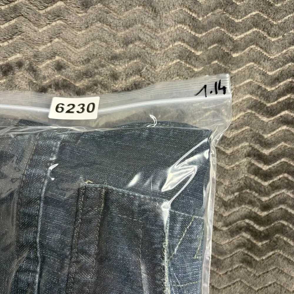 True Religion Men's Ricky Relaxed Straight Flap distressed Size 34x34 NWT